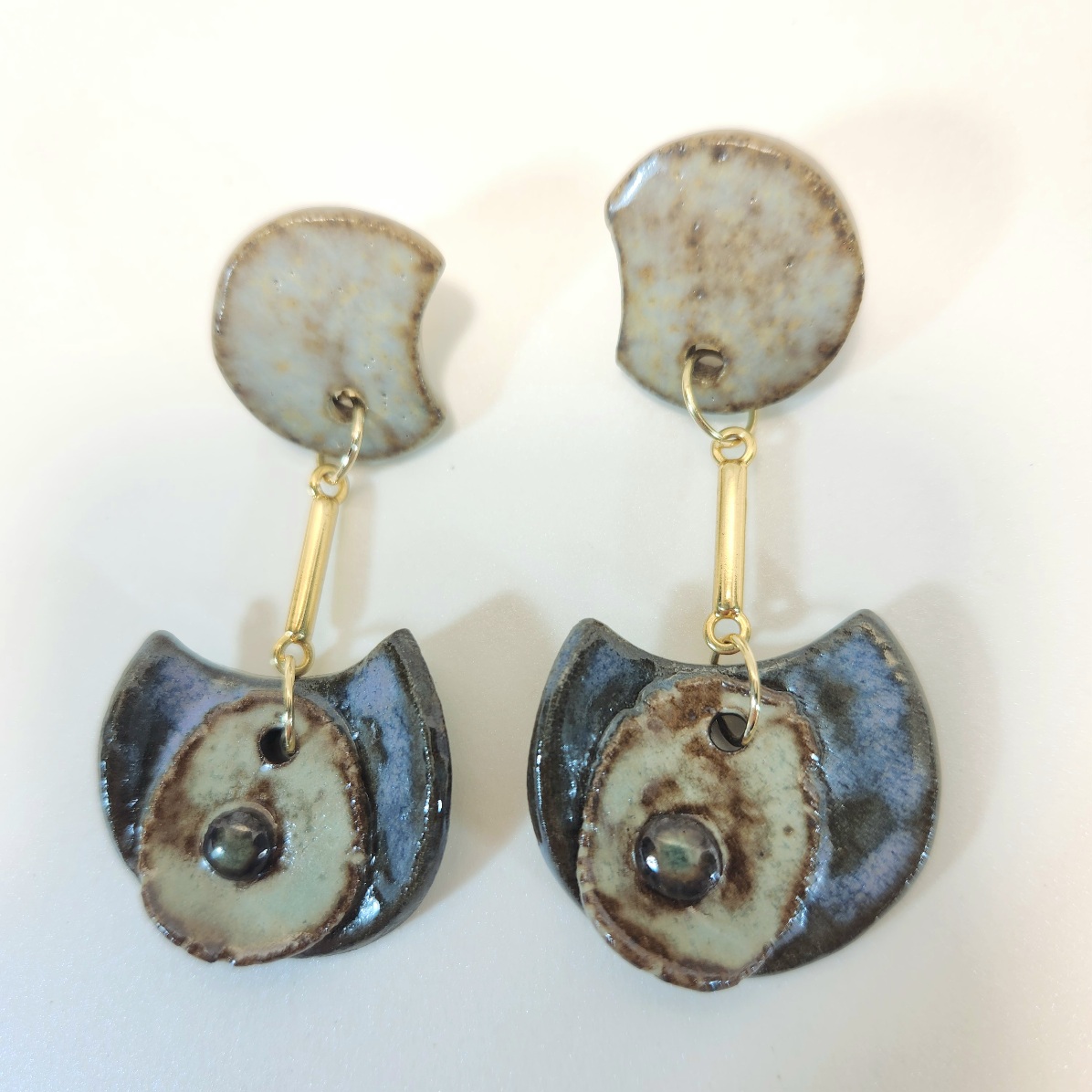 Brincos grao de lua.