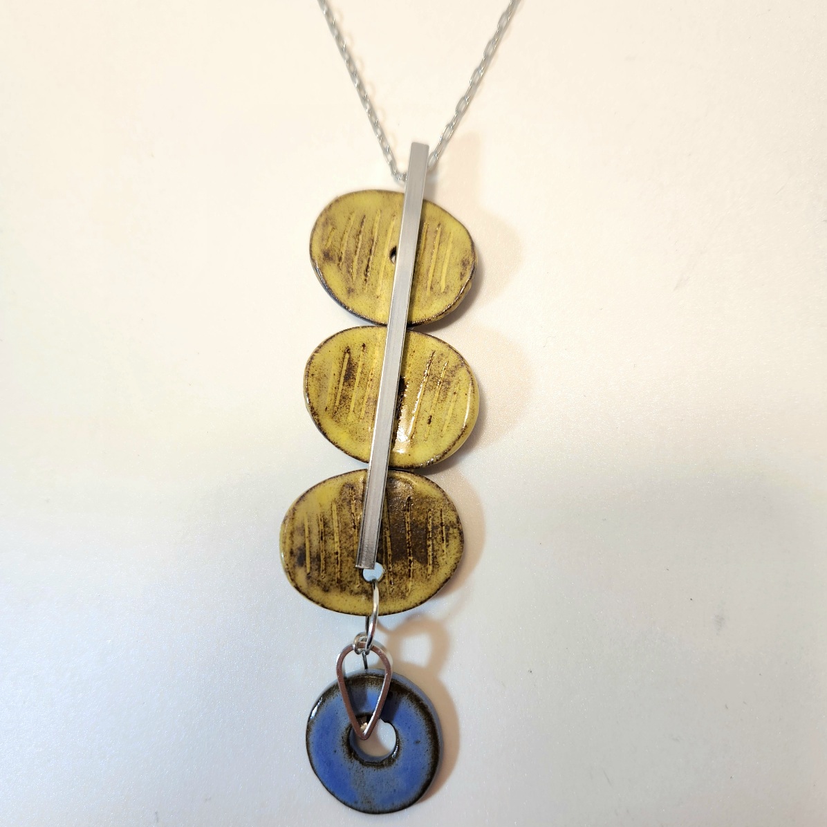 Colar sementes de afeto.