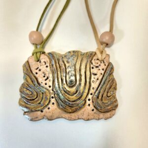 Colar caminhos da terra.