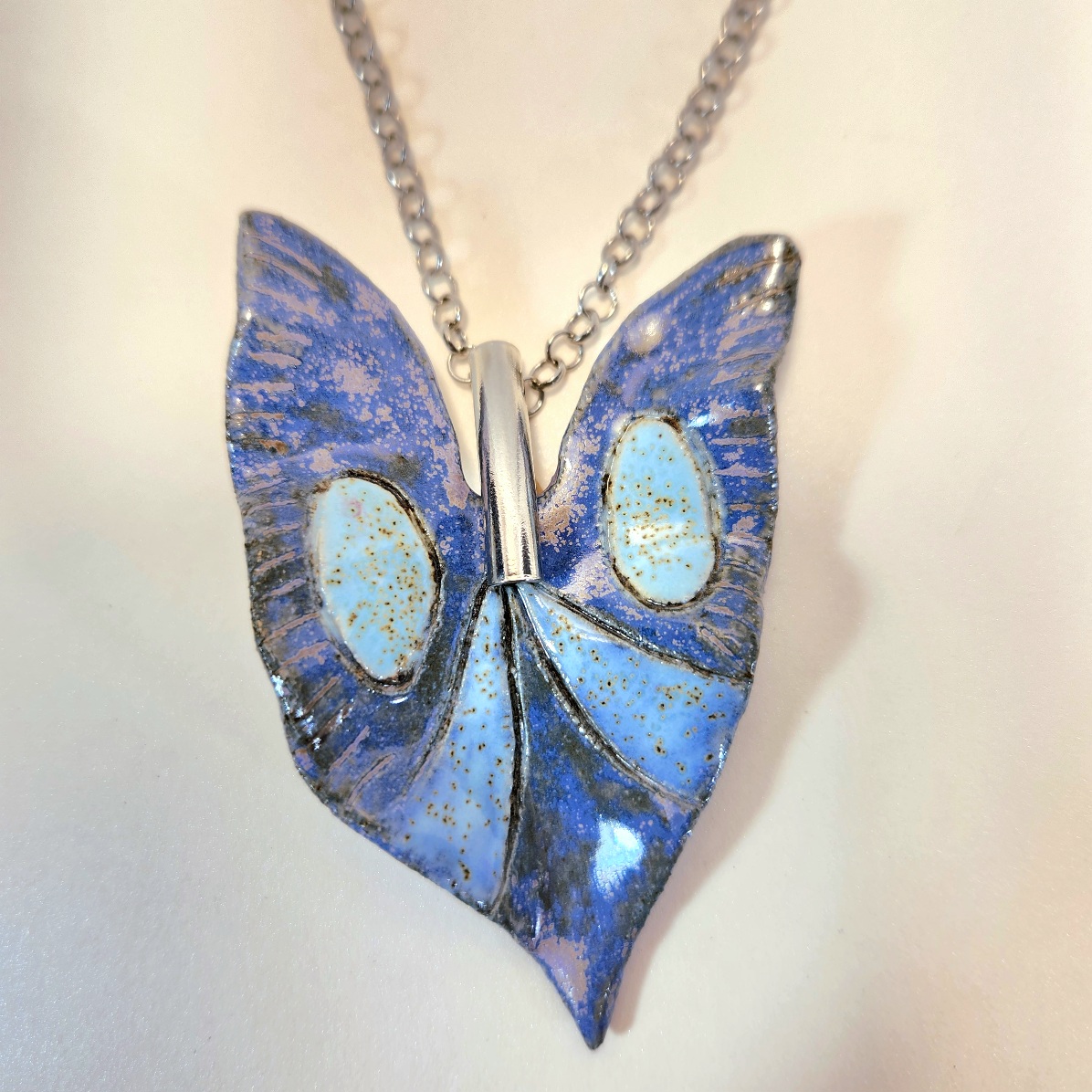 Colar o mexer da borboleta.