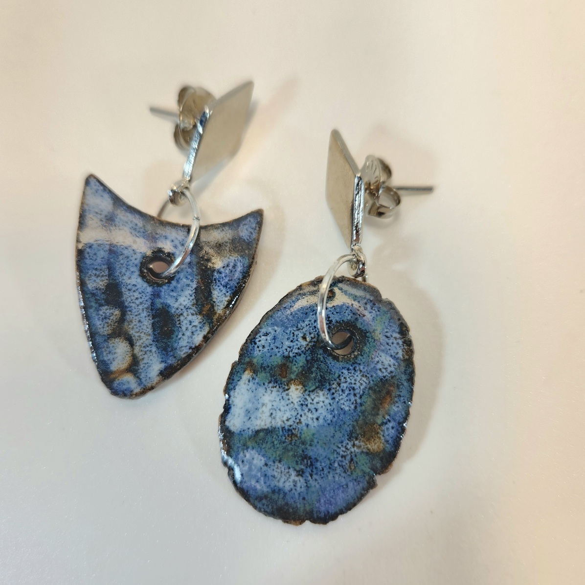 Brincos poesia mineral.