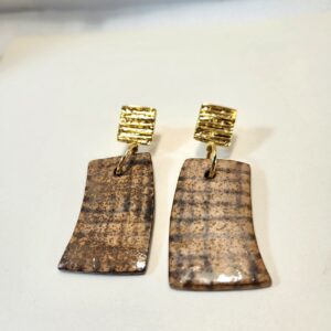 Brincos trama tabaco.