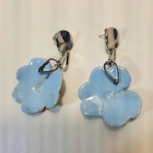 Brincos flores celestes