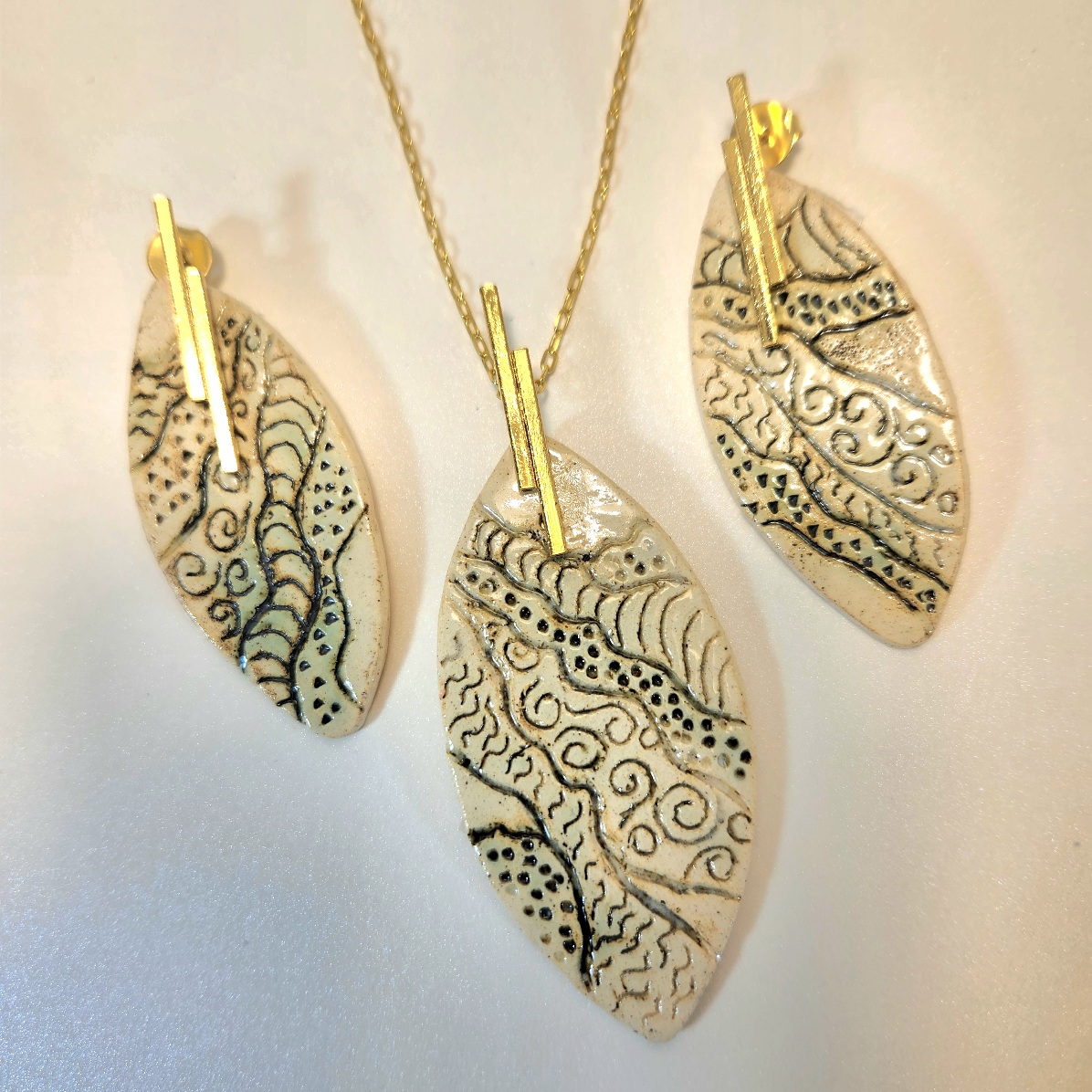 Conjunto folhas gravadas