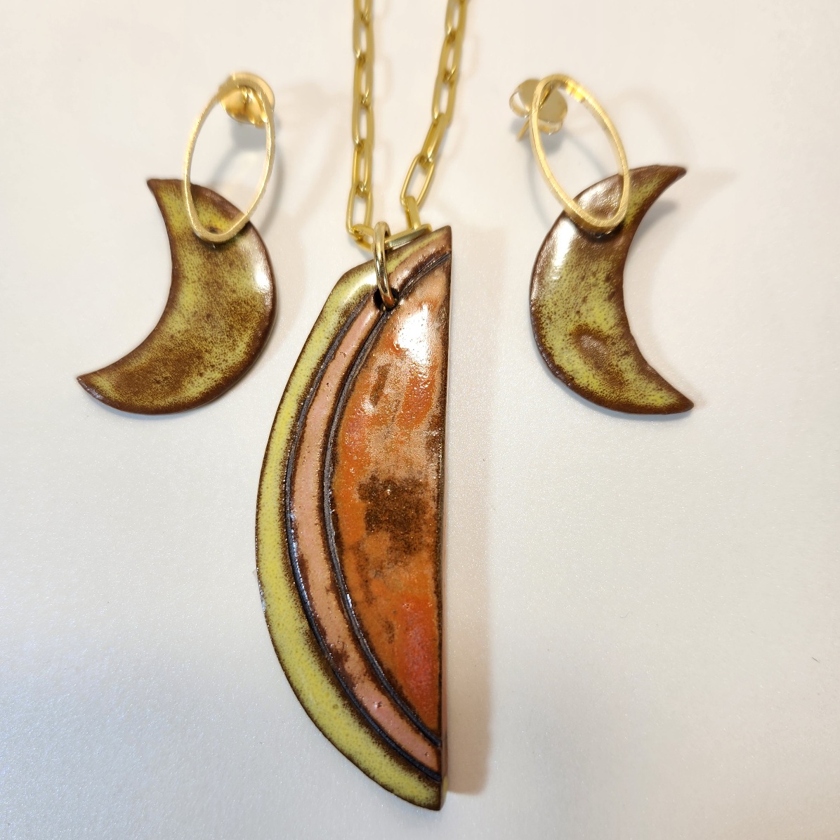 Conjunto lunar laranja