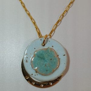 Colar duas gotas de agua.