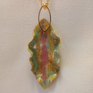 Colar folha de outono.